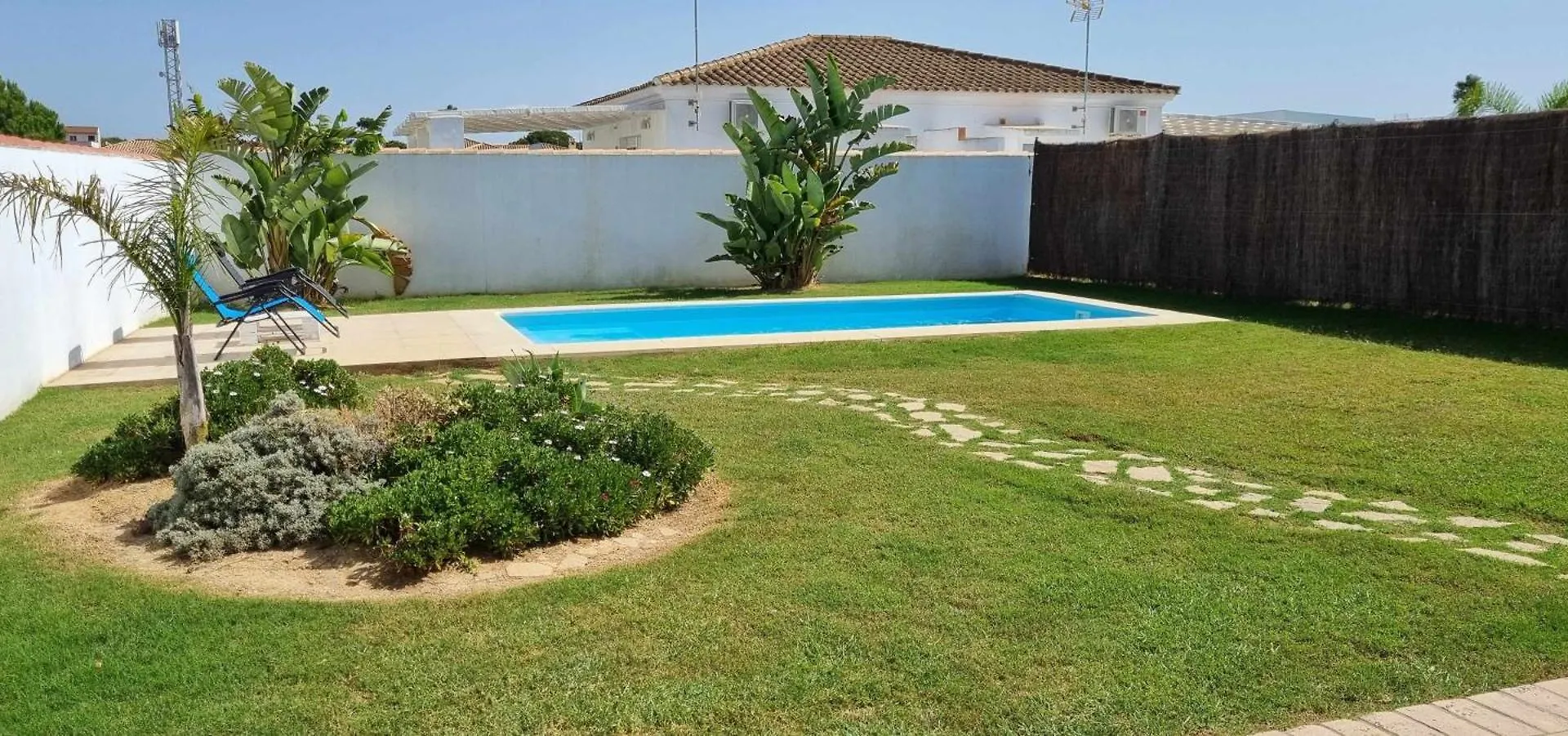 Las Casitas De La Barrosa Con Jardin Y Piscina Chiclana de la Frontera 0*,  Spain